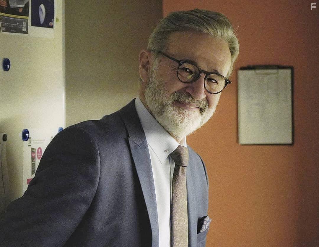 Mfit Kayacan in Kiz Kardesler (2019)