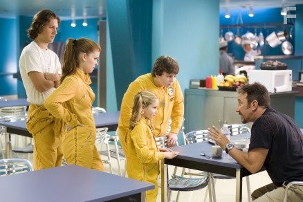 Tim Allen, Spencer Breslin, Kate Mara, Ryan Newman, and Michael Cassidy in Капитан Зум: Академия супергероев (2006)