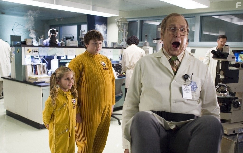 Chevy Chase, Spencer Breslin, and Ryan Newman in Капитан Зум: Академия супергероев (2006)