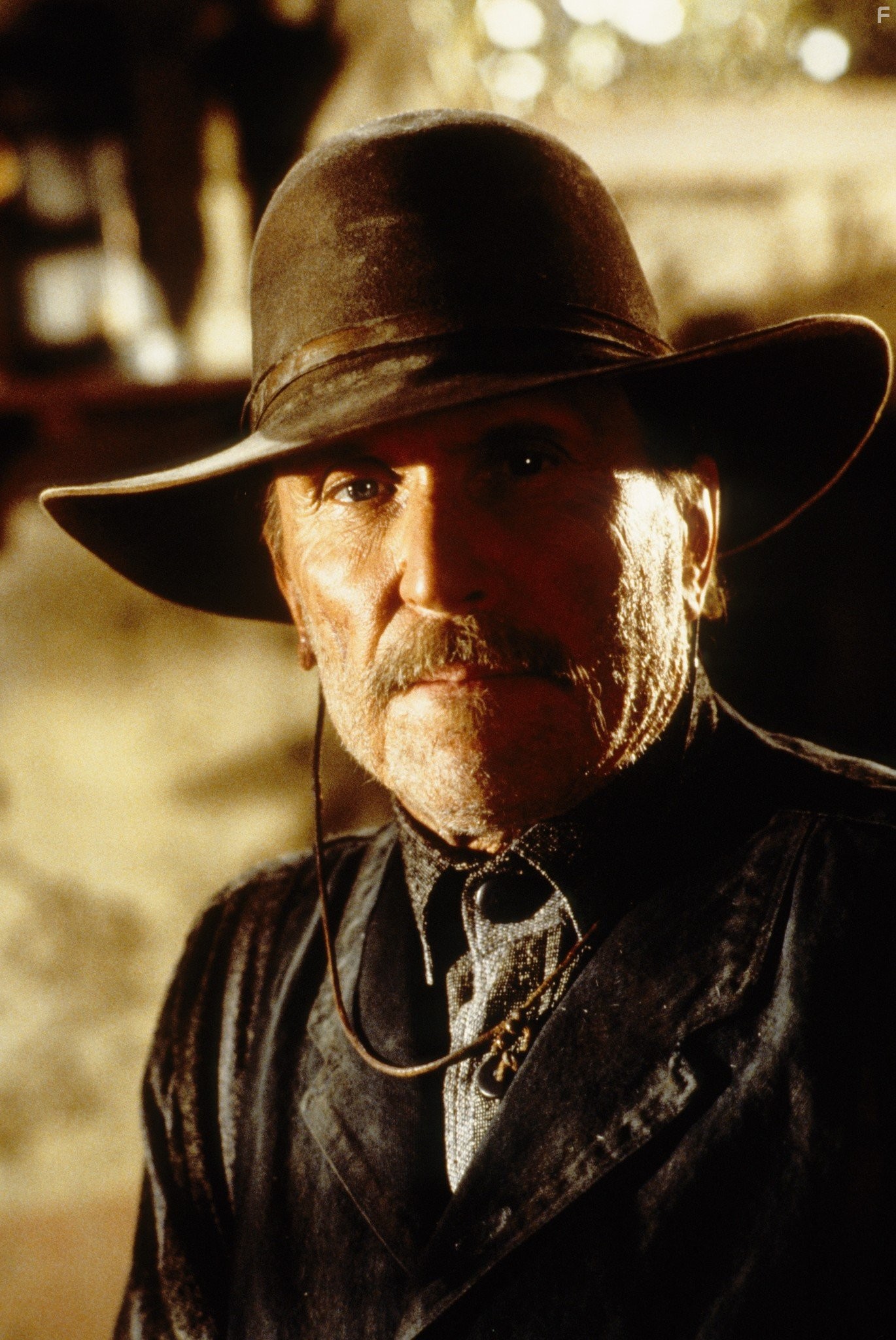 Robert Duvall in Джеронимо: Американская легенда (1993)