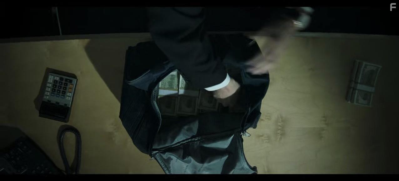 The Puppet Master: Hunting the Ultimate Conman (2022)