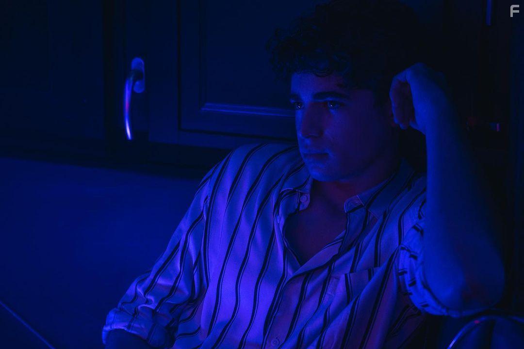 Hugo Arbues in A travs de mi ventana (2022)