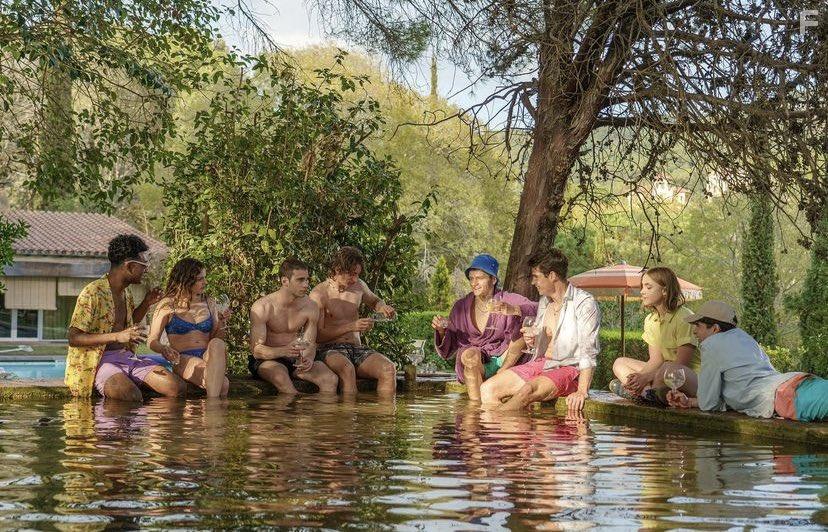 Julio Pea, Luca de la Puerta, Mari Casals, Clara Galle, and Hugo Arbues in A travs de mi ventana (2022)