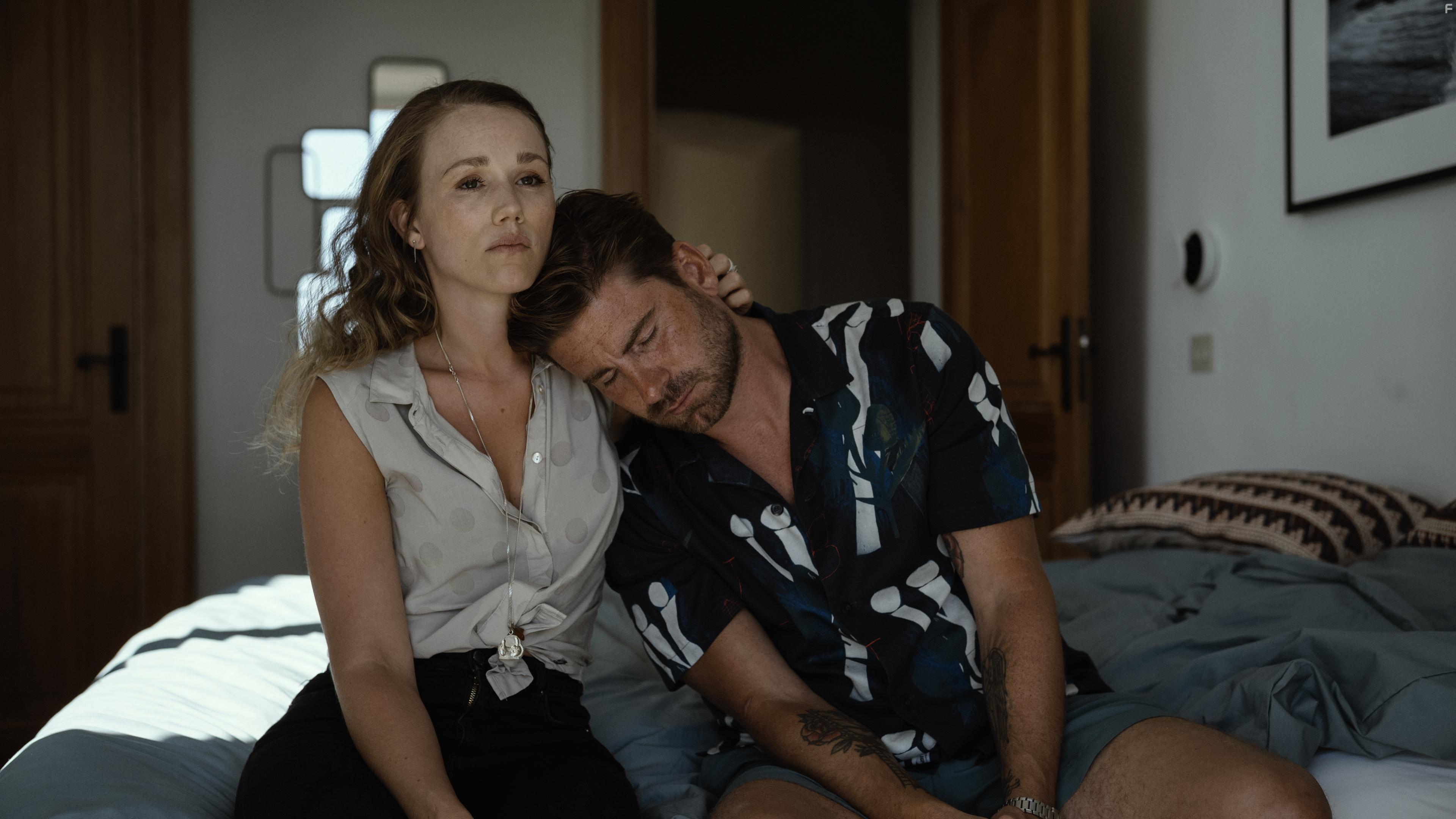 Kevin Janssens and Sanne-Samina Hanssen in Twee Zomers (2022)