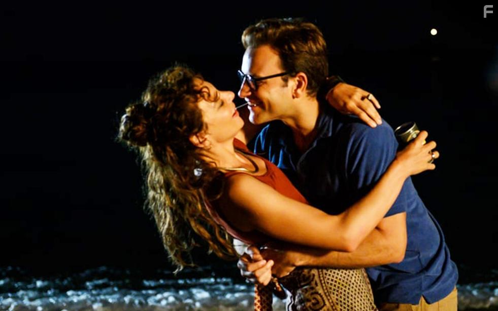 Jasmine Trinca and Alessandro Borghi in Supereroi (2021)