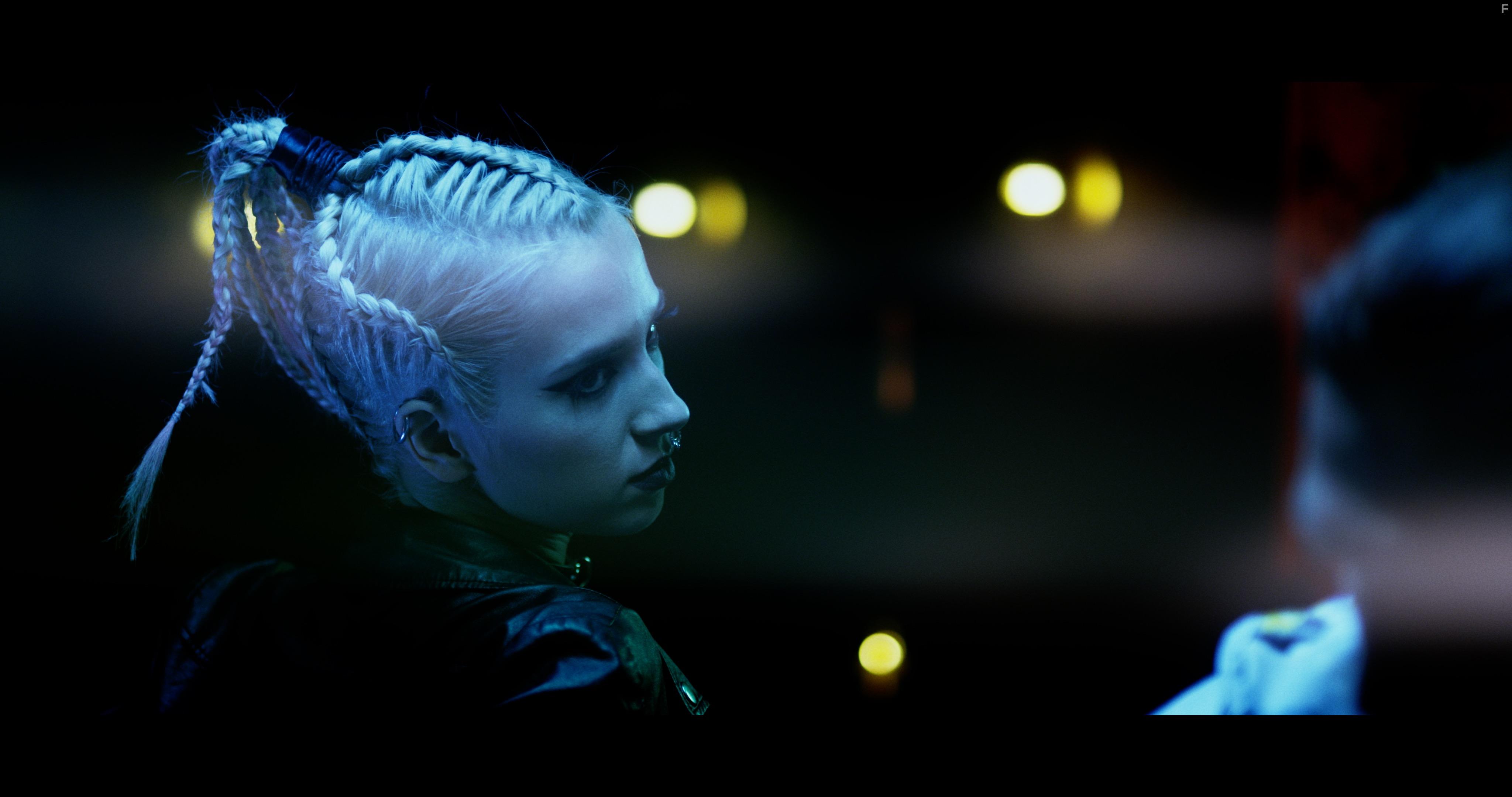 Rudi Khnke and Siff Andersson in Victim of Love (2019)