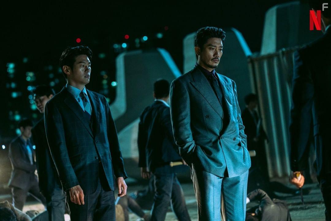 Hee-soon Park and Hak-joo Lee in My Name (2021)