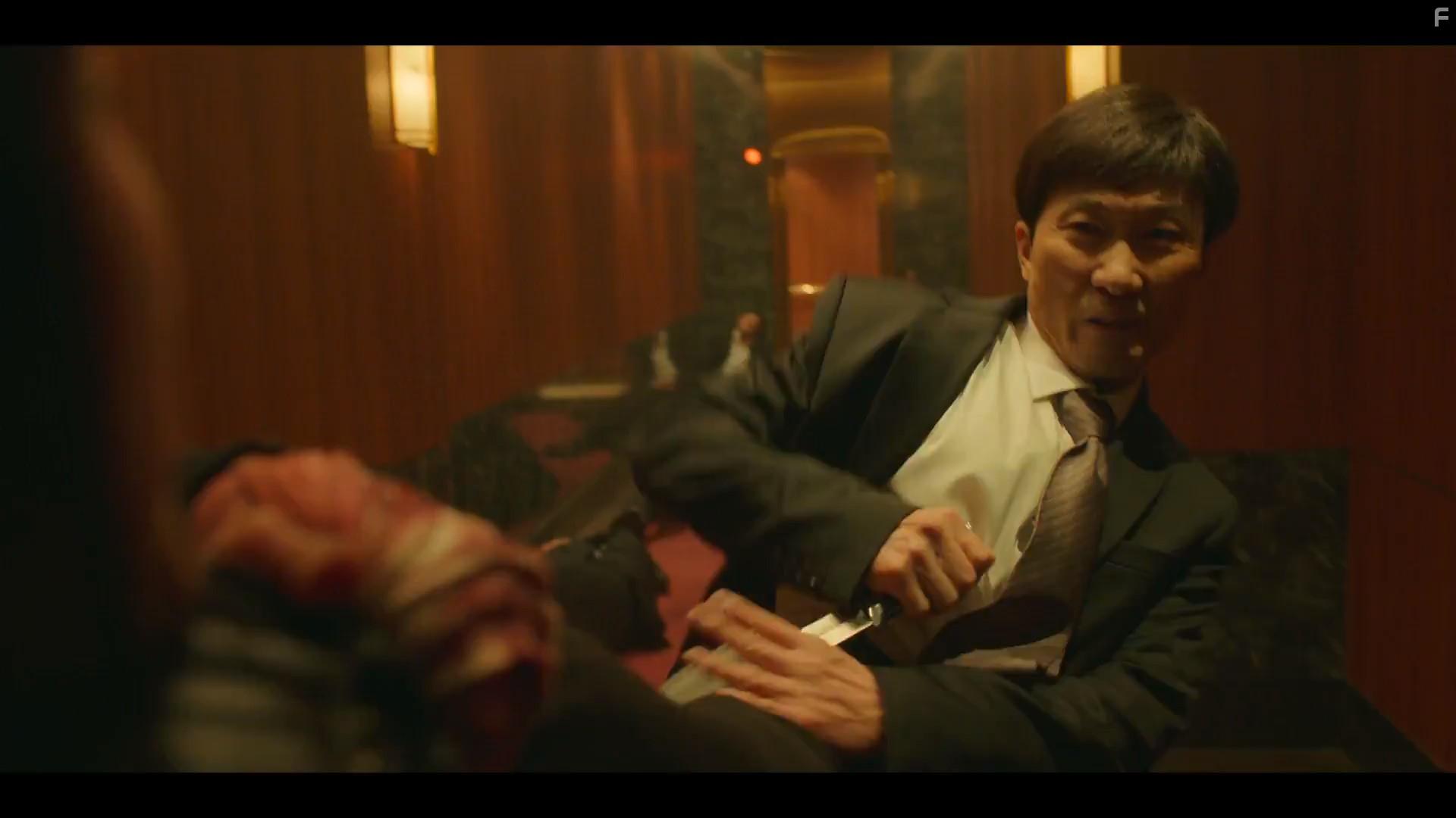 Won Jin and Han So-hee in My Name (2021)