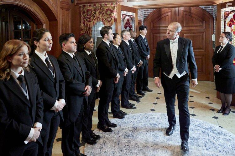 Maxwell Caulfield, Bronwen Smith, Stacey Farber, Edwin Perez, Manuela Sosa, and Corey Cott in Butlers in Love (2022)