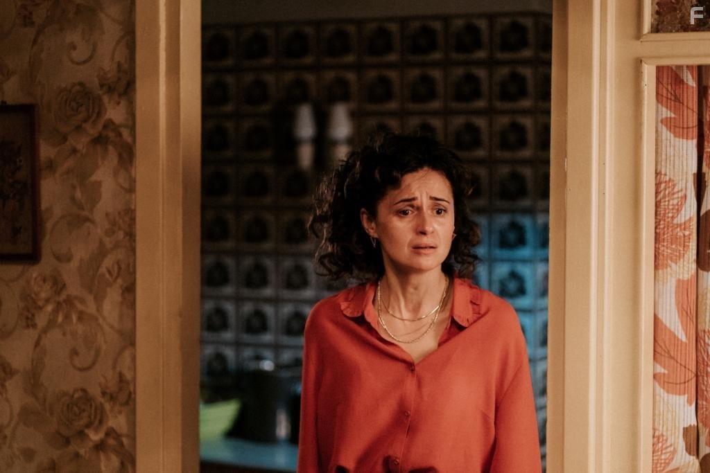 Agnieszka Grochowska in Leave No Traces (2021)