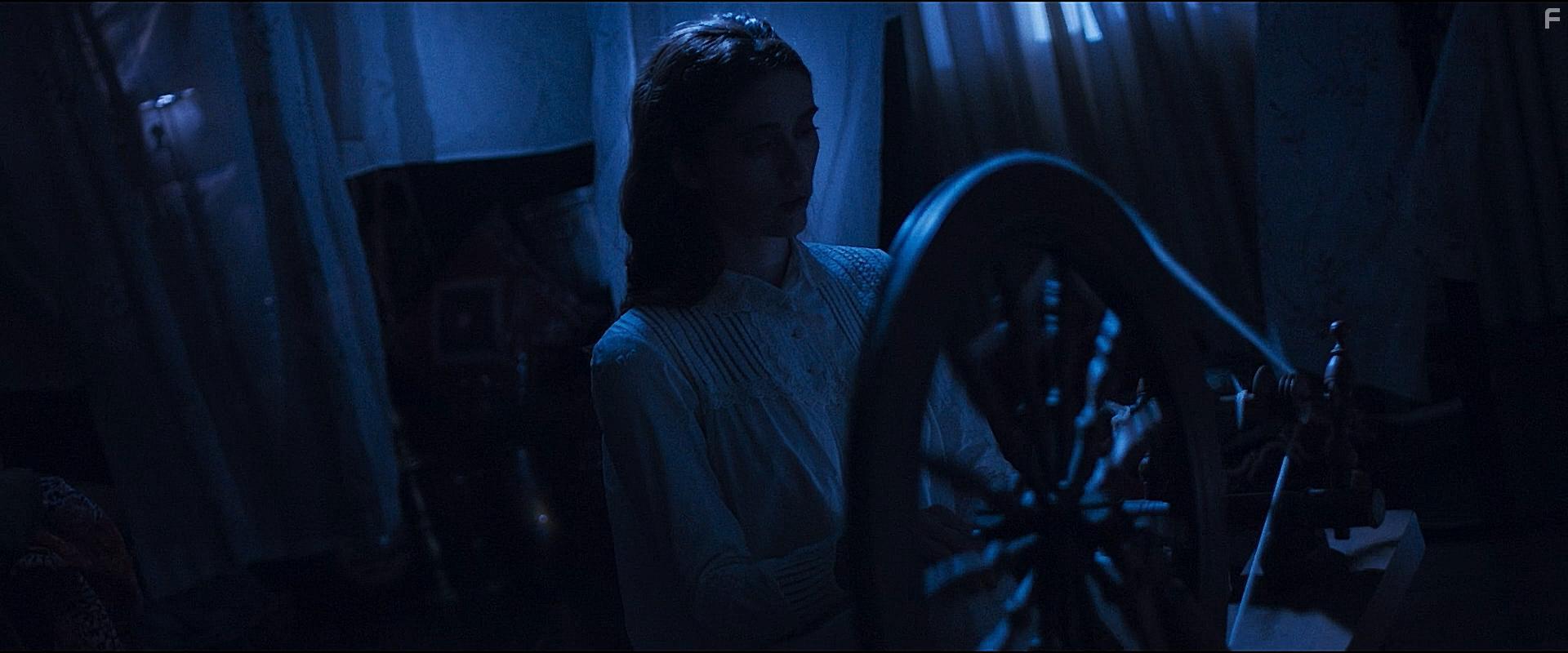 Mercedes Manning in They Live in the Grey (2022)