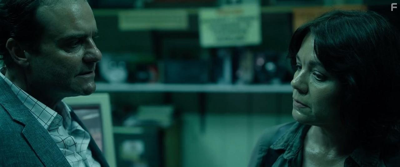 Richard Zeppieri and Edie Inksetter in Spiral: From the Book of Saw (2021)