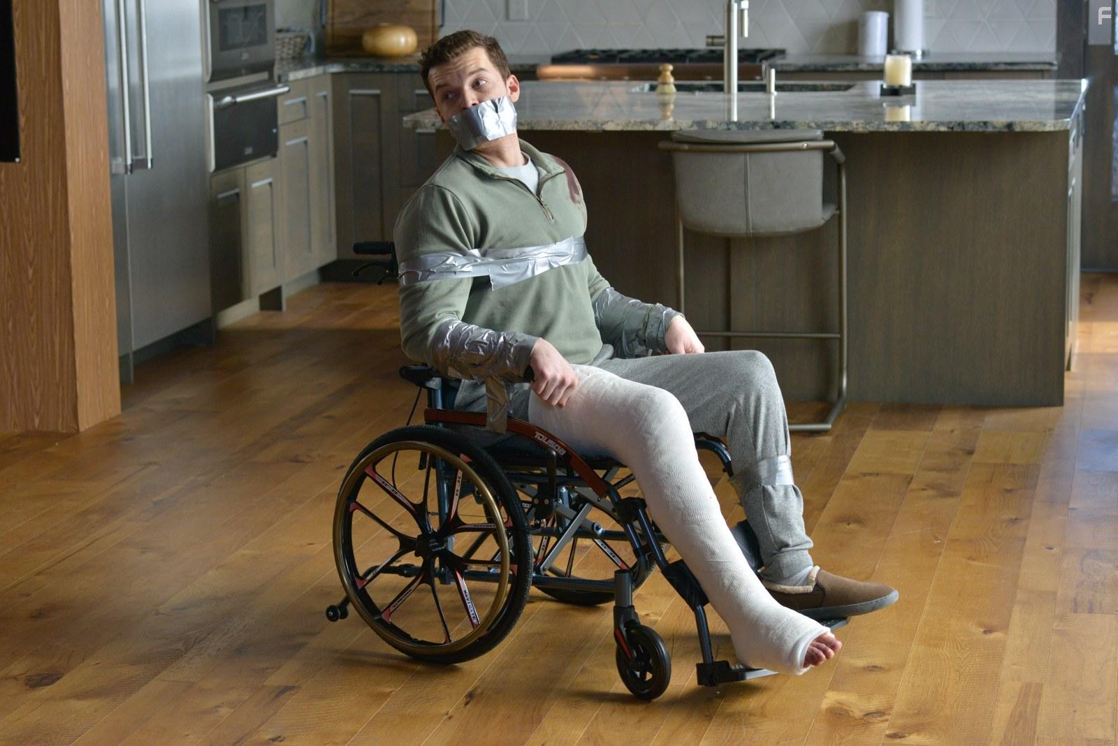 Cameron Monaghan in Shattered (2022)