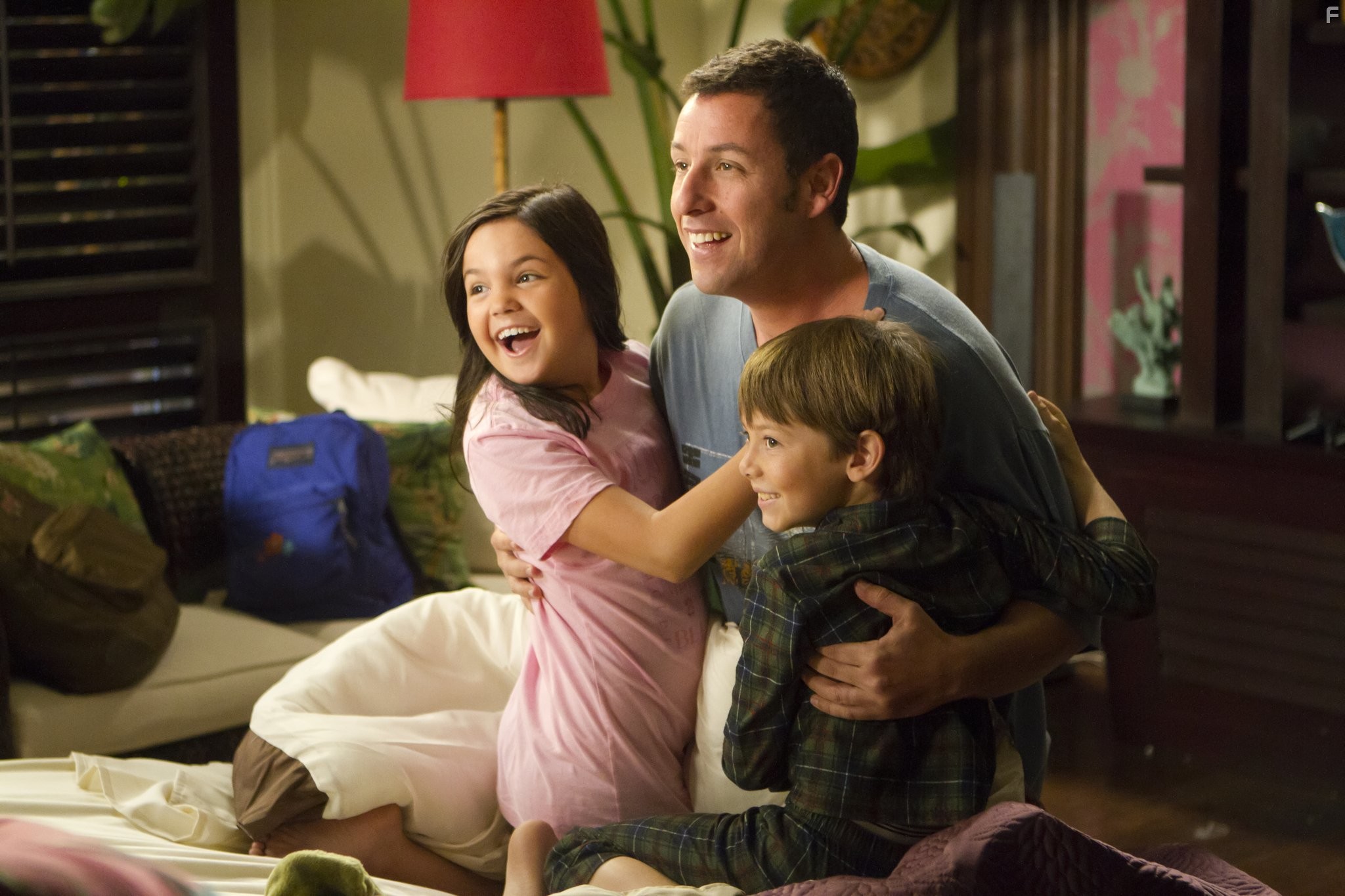 Adam Sandler and Bailee Madison in Притворись моей женой (2011)