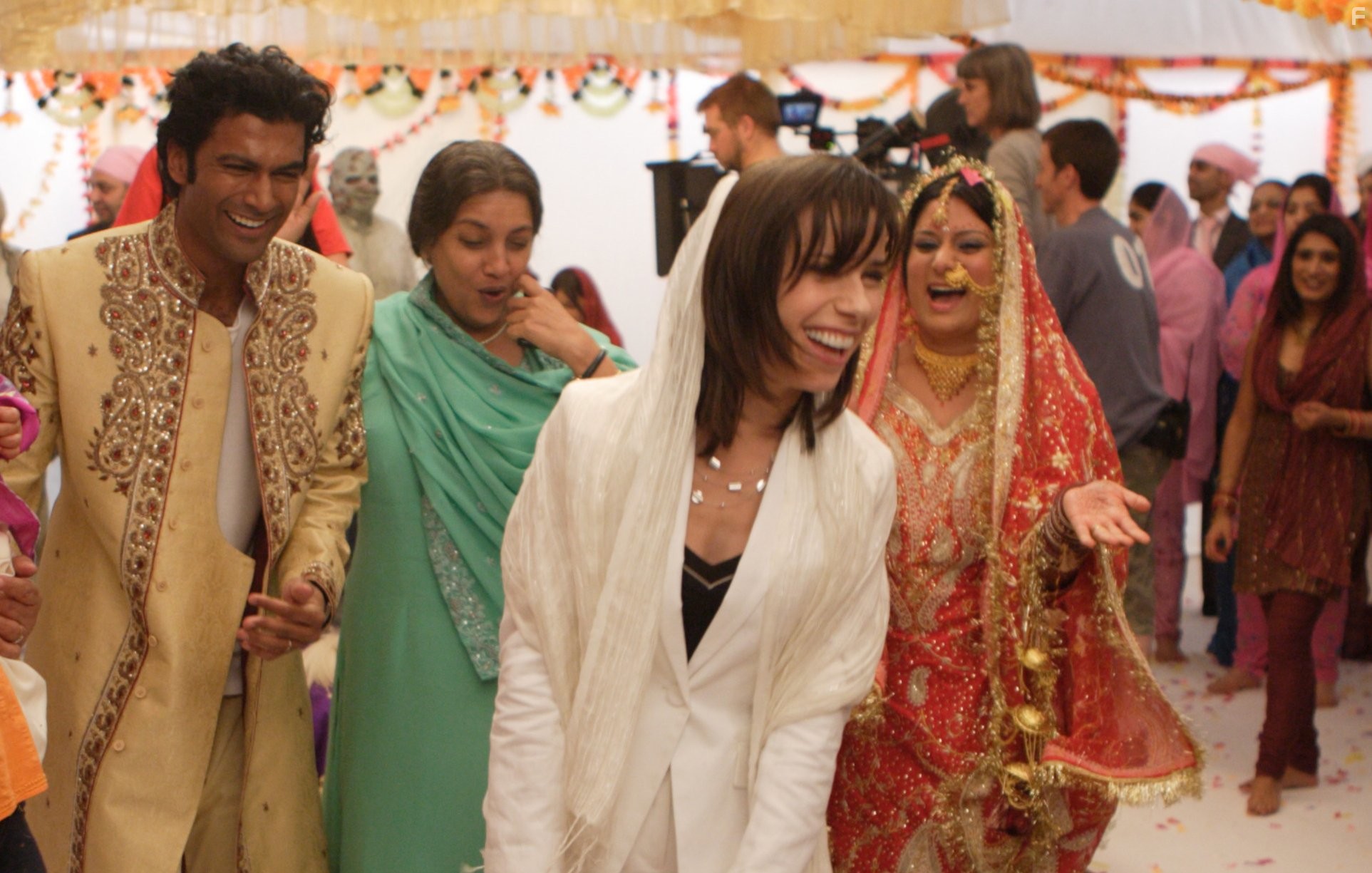 Sendhil Ramamurthy and Sally Hawkins in It's a Wonderful Afterlife (2010)