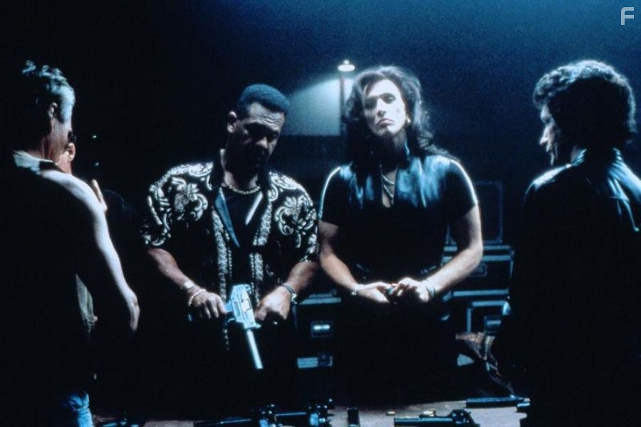 Faith Minton and Manny Perry in Внeзапная смерть (1995)