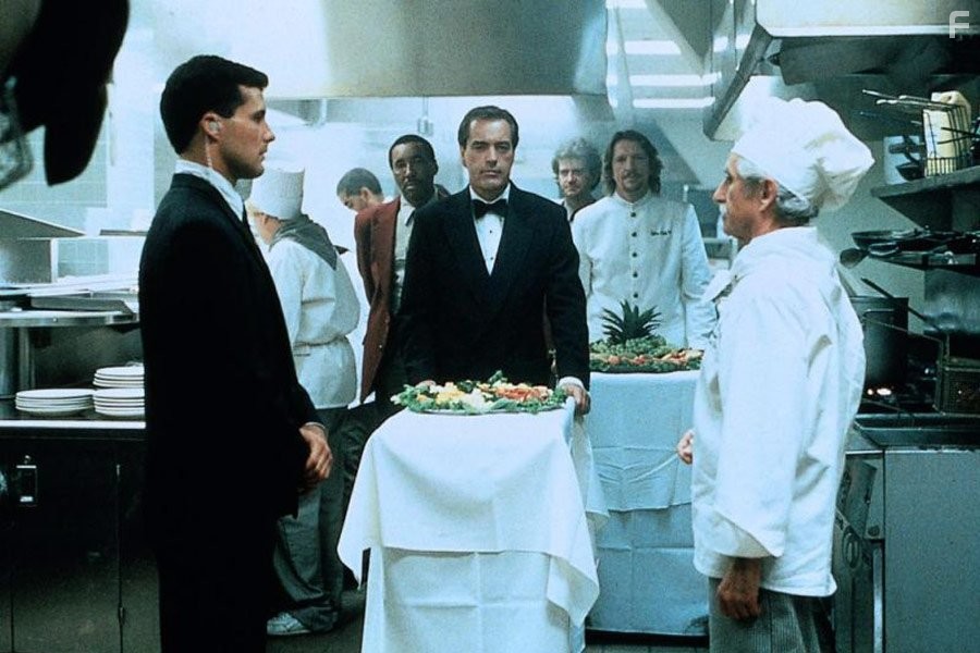 Powers Boothe, Jophery C. Brown, Bernard Canepari, Paul Mochnick, and John Sterling in Внeзапная смерть (1995)