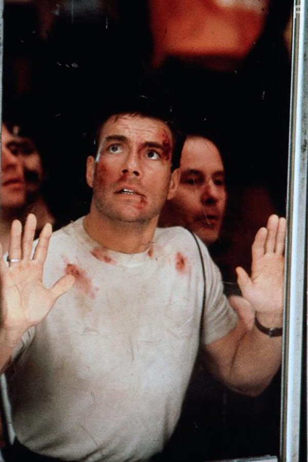 Jean-Claude Van Damme in Внeзапная смерть (1995)