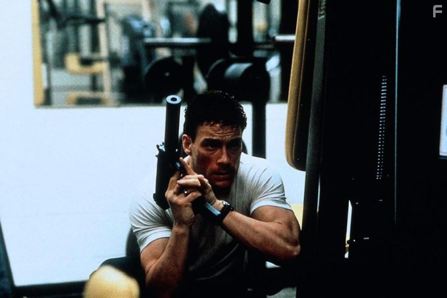Jean-Claude Van Damme in Внeзапная смерть (1995)