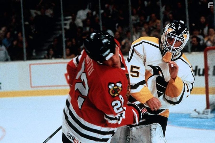 Jean-Claude Van Damme in Внeзапная смерть (1995)