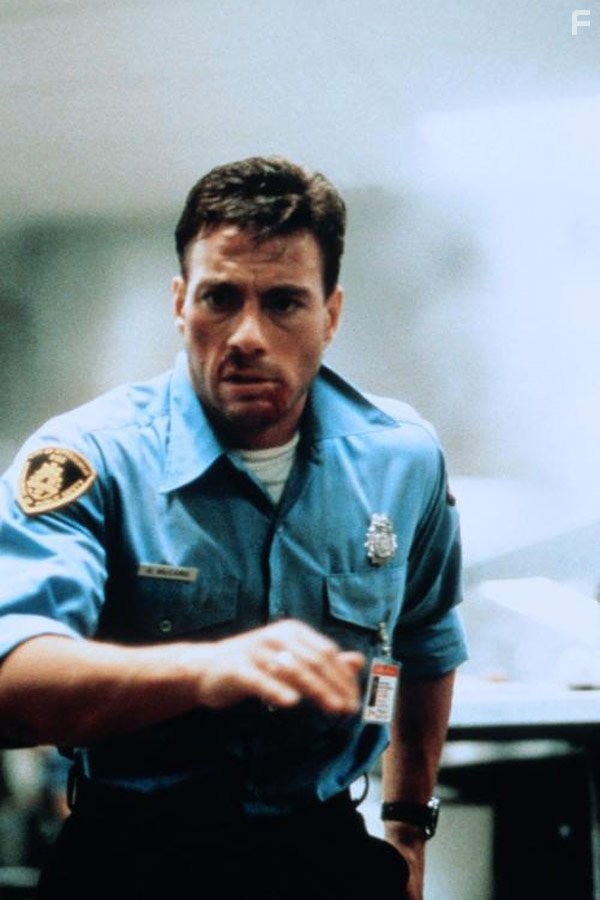 Jean-Claude Van Damme in Внeзапная смерть (1995)