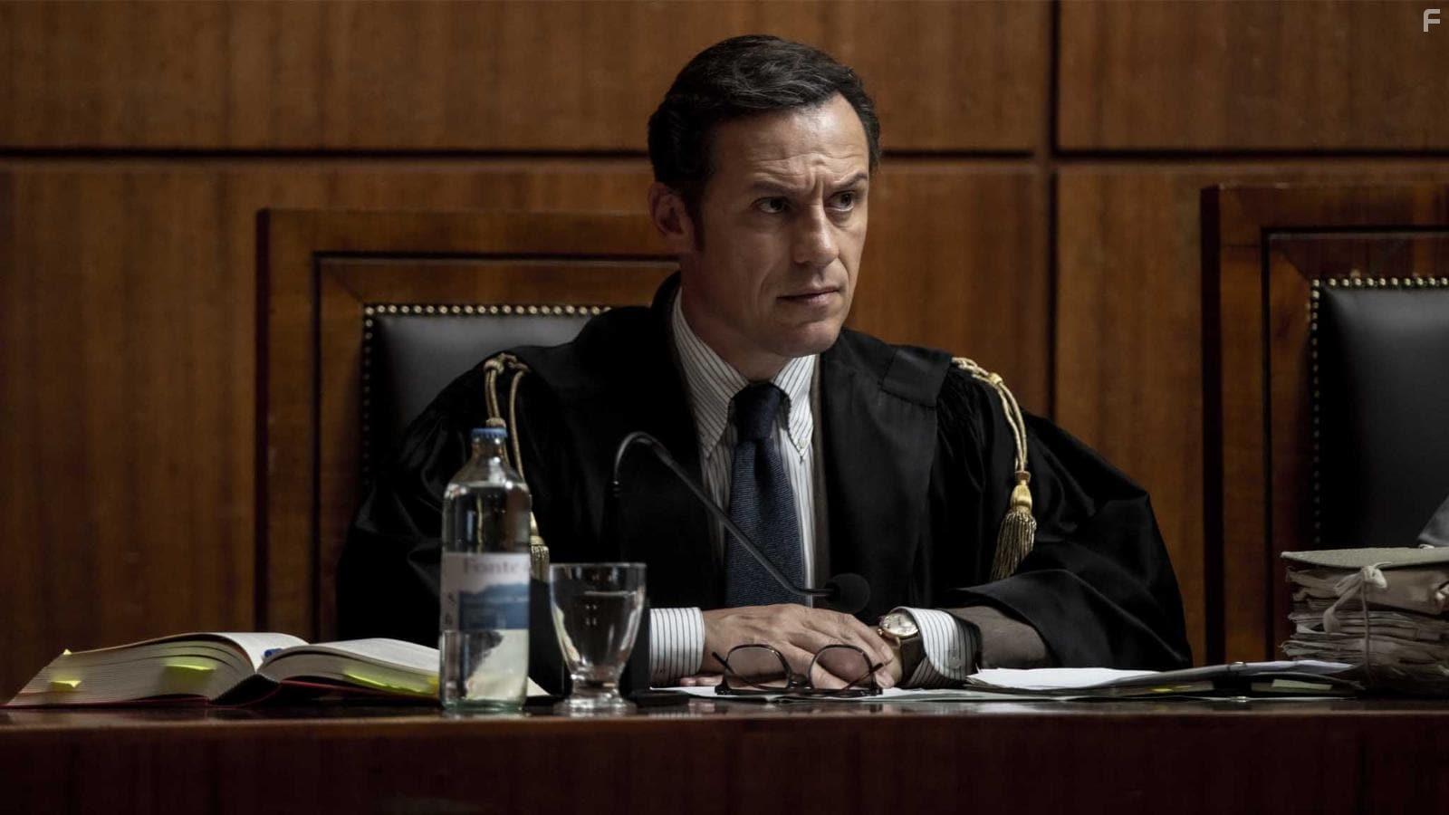 Stefano Accorsi in Vostro onore (2022)