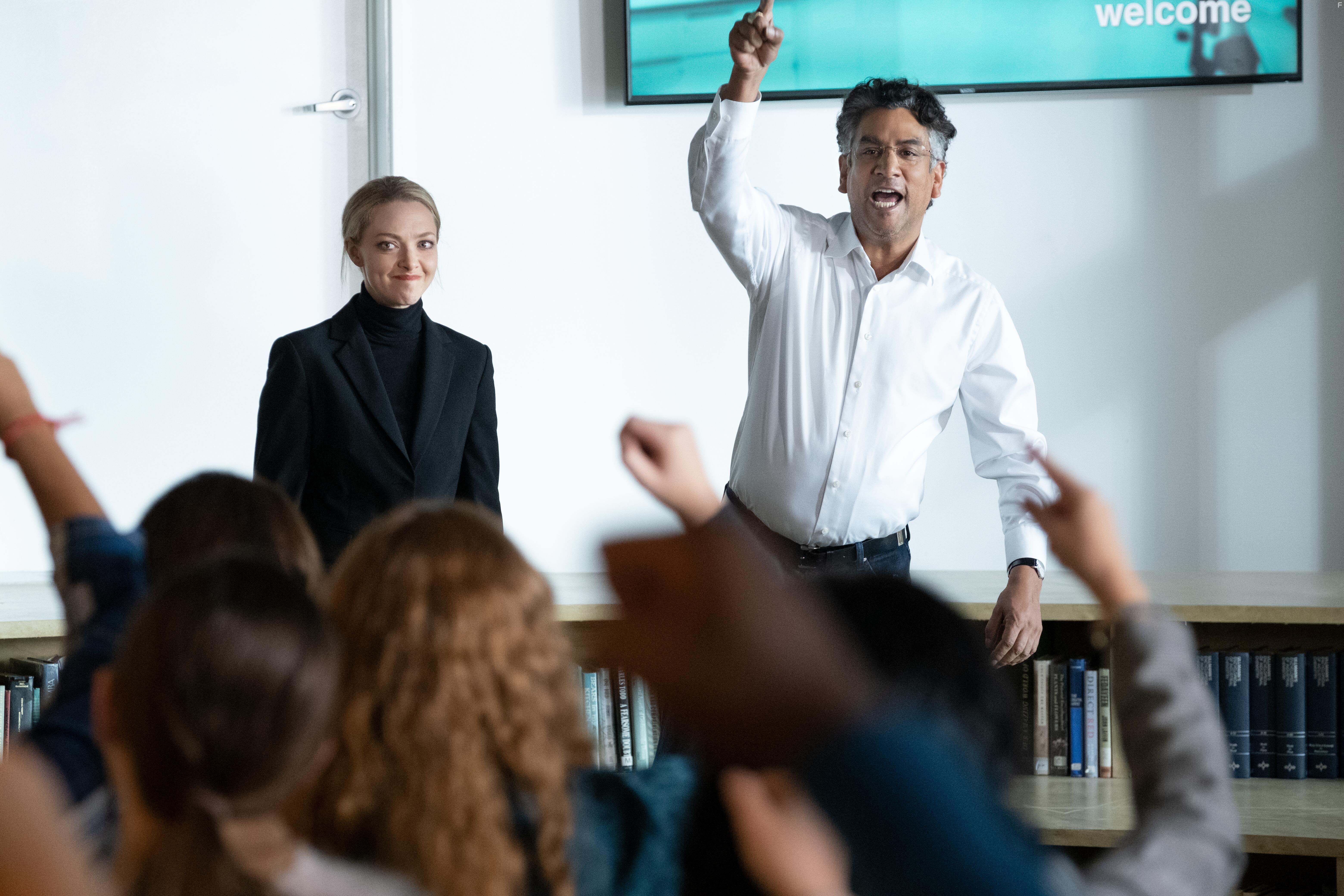 Naveen Andrews and Amanda Seyfried in The Dropout (2022)