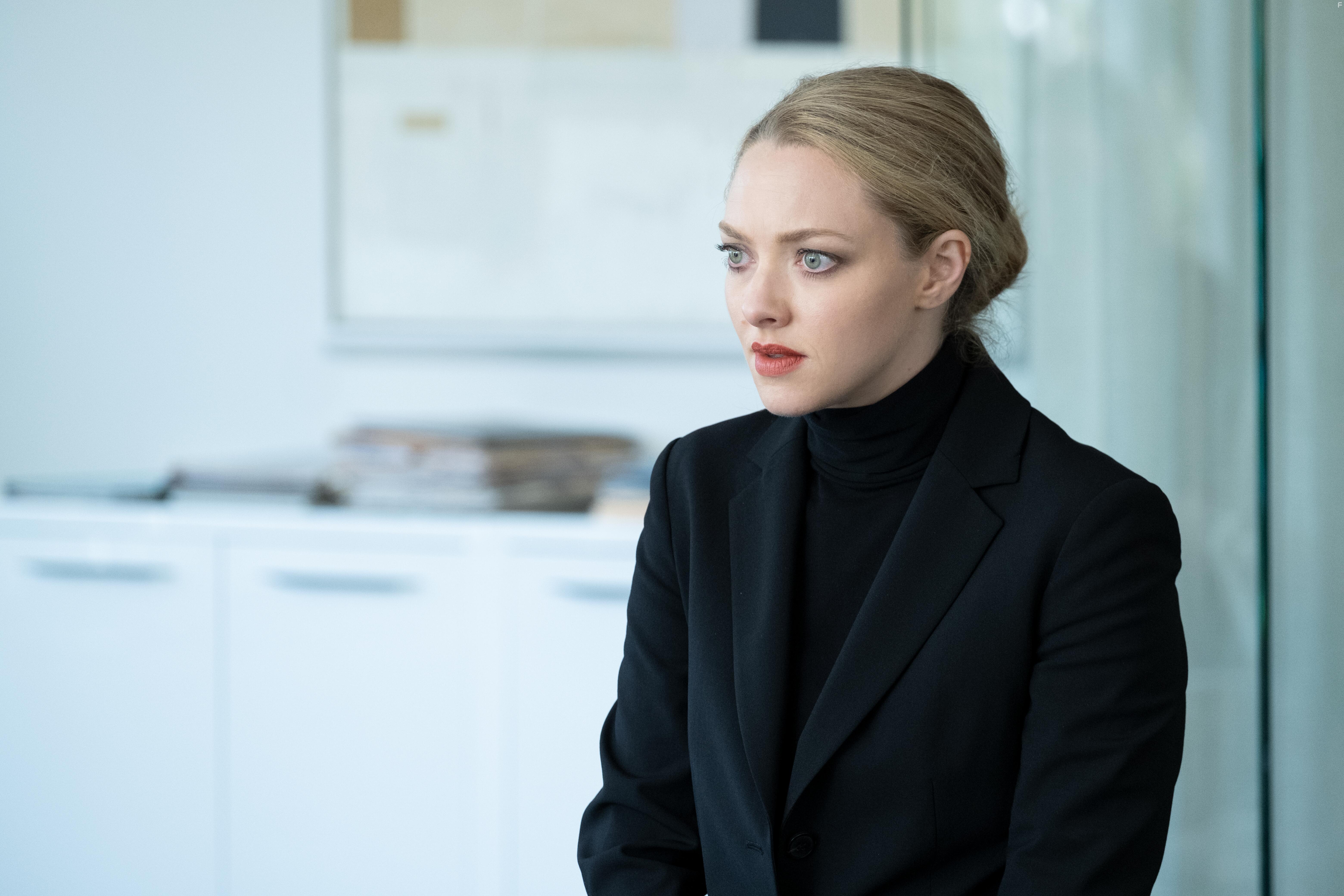 Amanda Seyfried in The Dropout (2022)