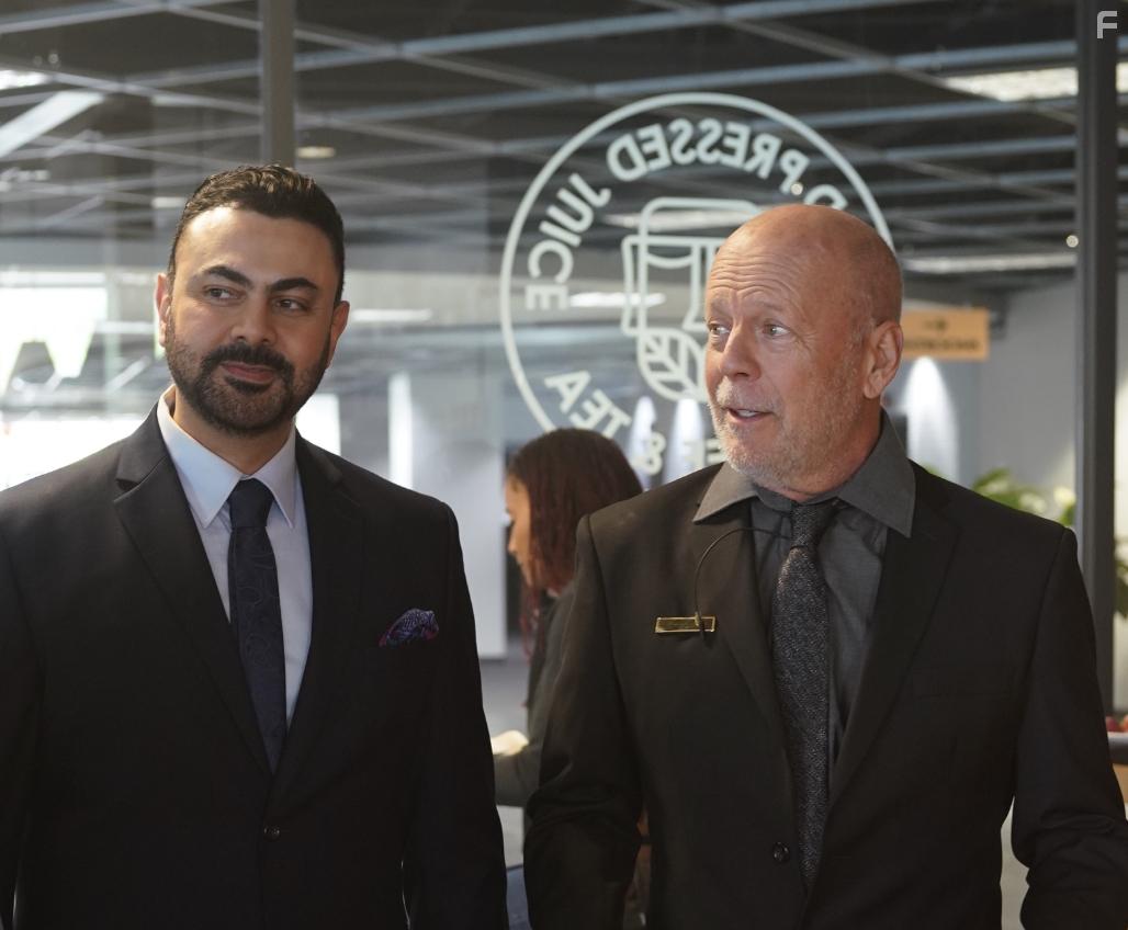 Bruce Willis and Mohamed Karim in A Day to Die (2022)