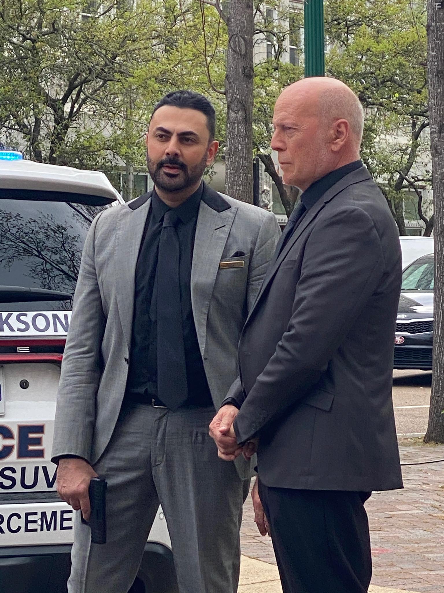 Bruce Willis and Mohamed Karim in A Day to Die (2022)