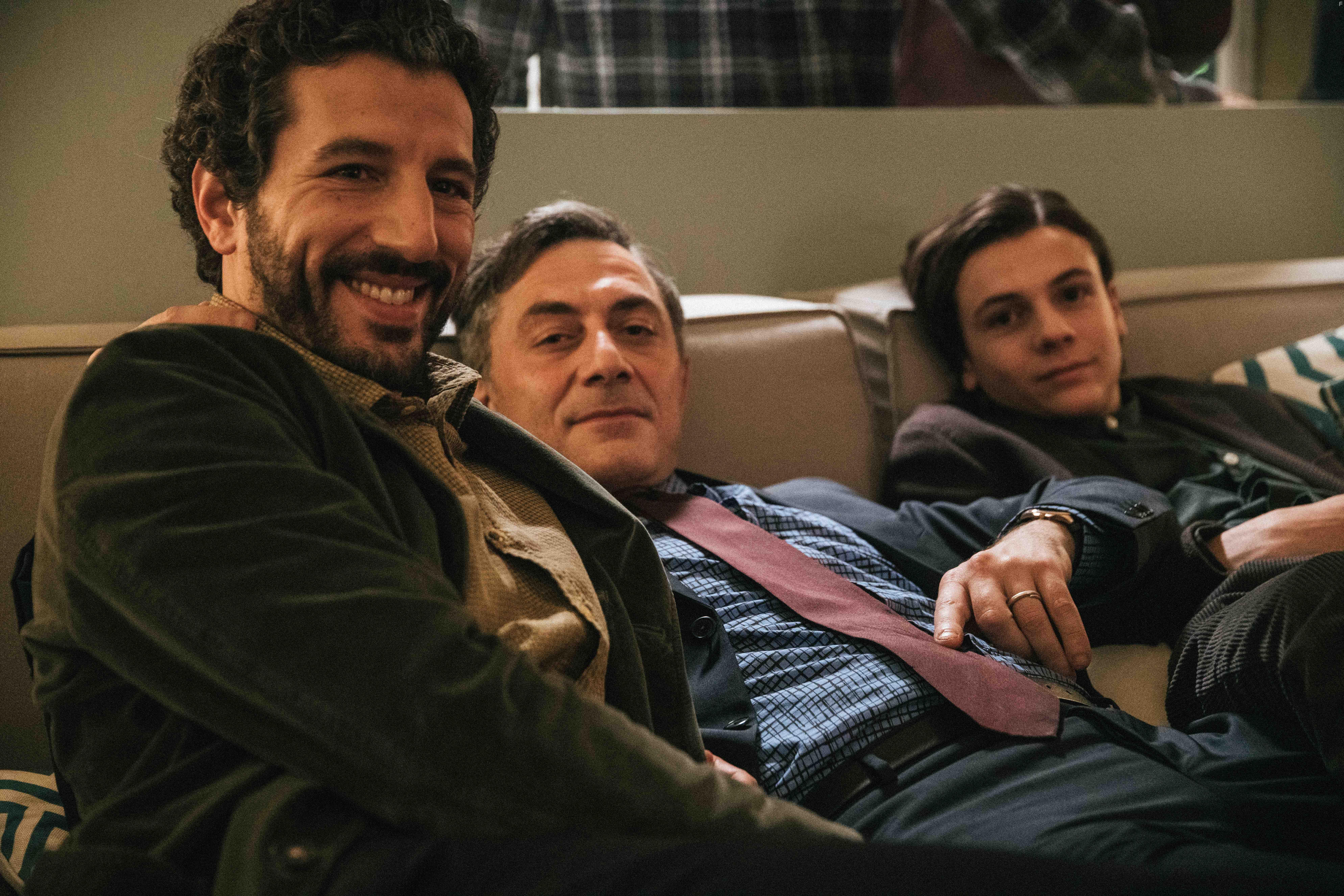 Filippo Timi, Francesco Scianna, and Francesco Gheghi in Il filo invisibile (2022)