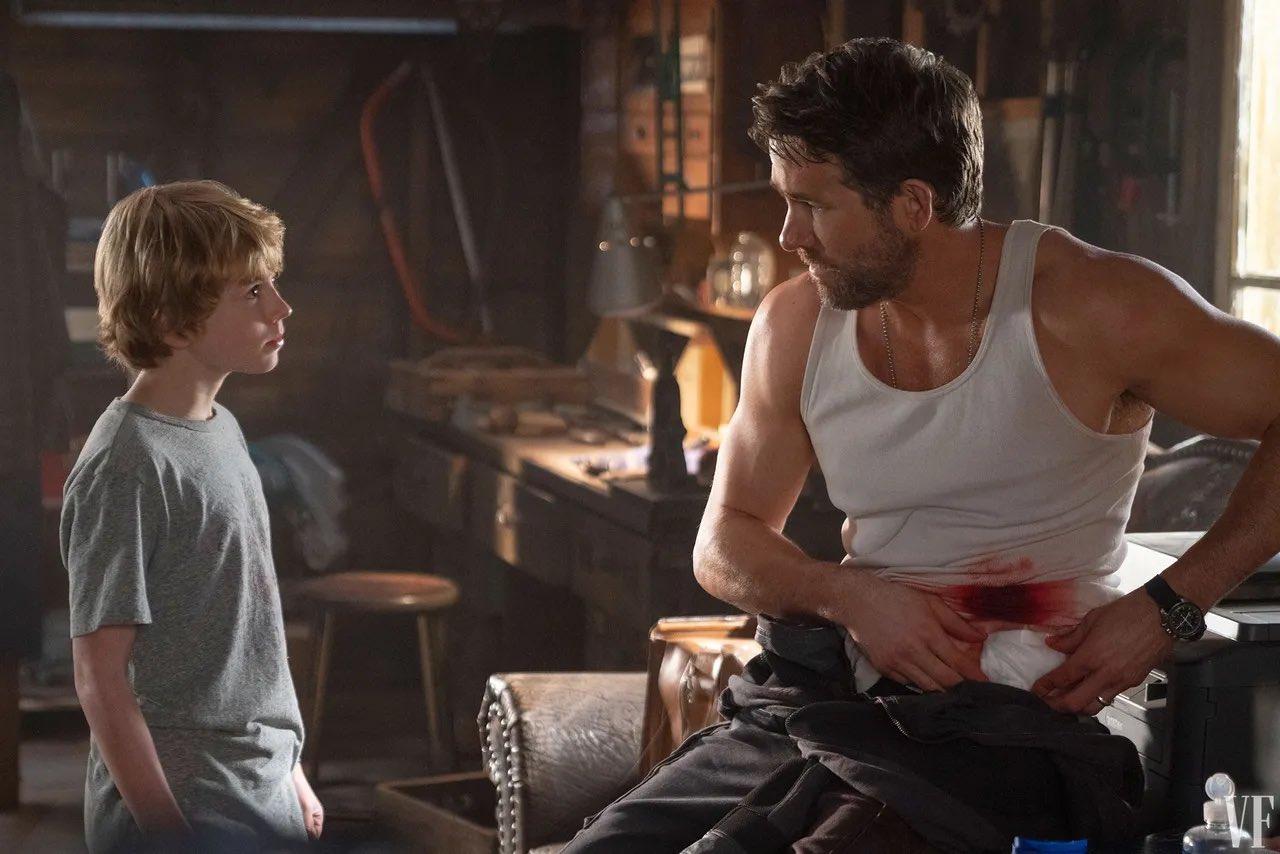 Ryan Reynolds and Walker Scobell in The Adam Project (2022)