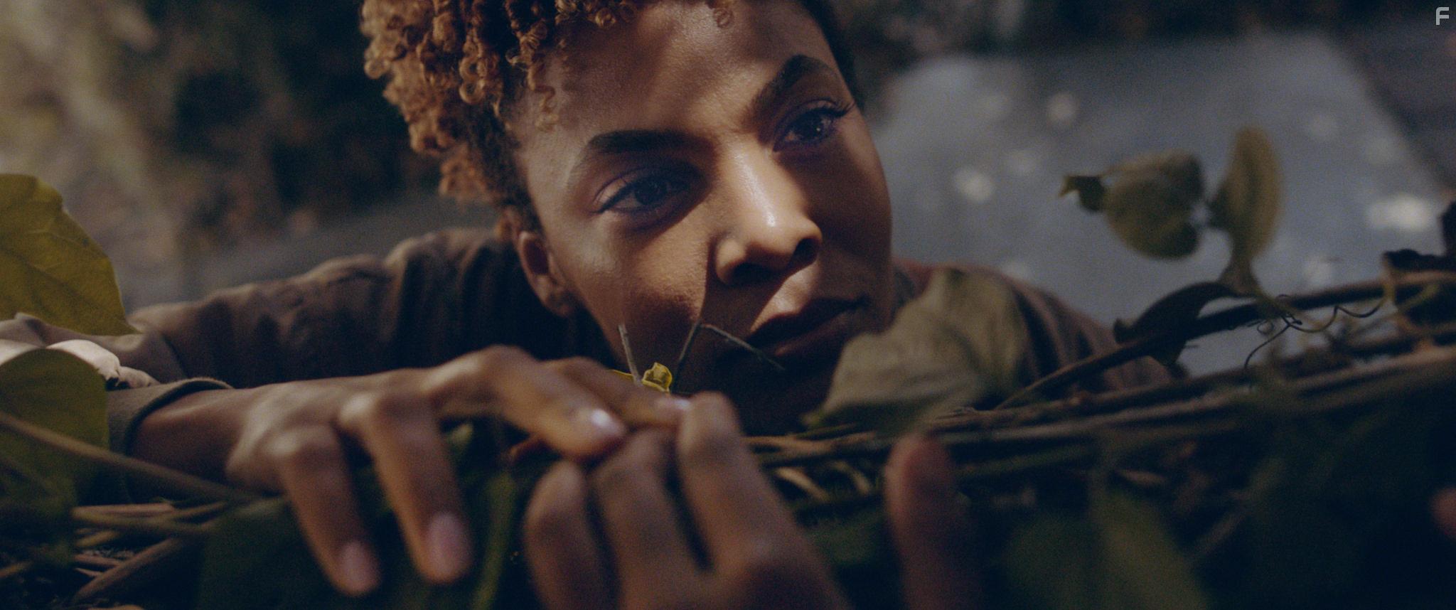 Lauren Michelle in Ten-Cent Daisy (2021)