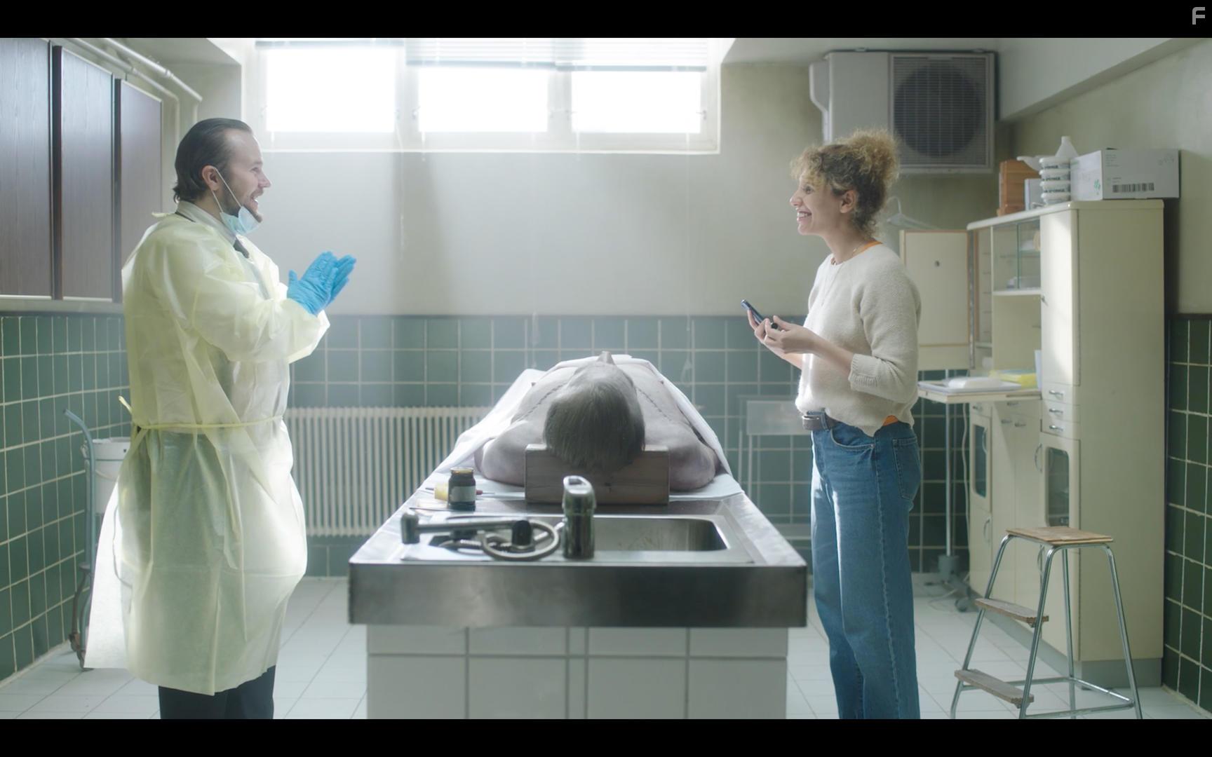 Elias Holmen Srensen and Kathrine Thorborg Johansen in Post Mortem: Ingen dr p Skarnes (2021)