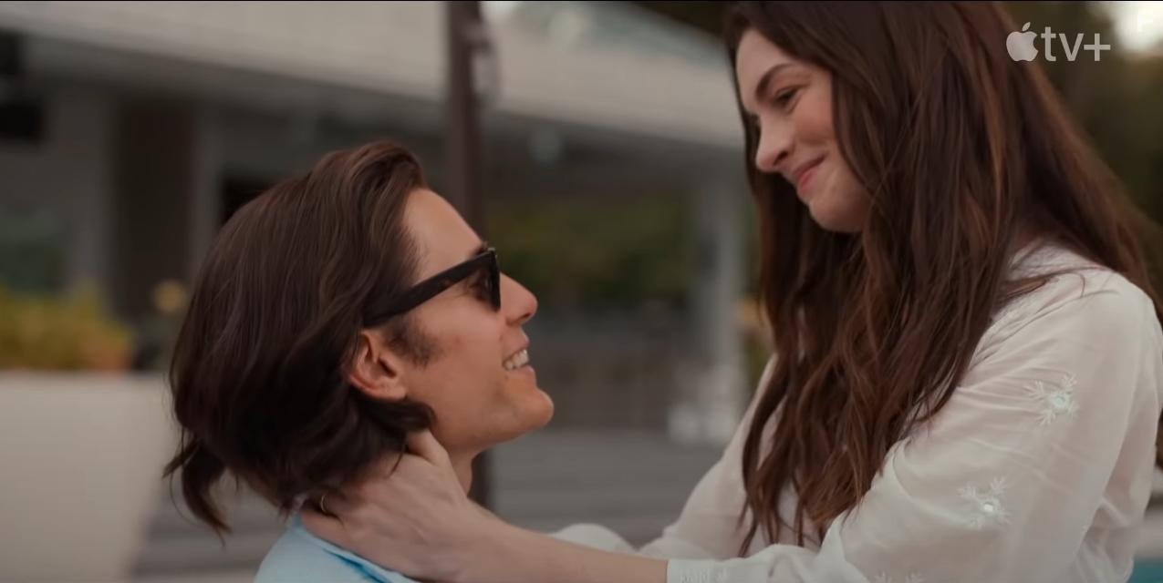 Jared Leto and Anne Hathaway in WeCrashed (2022)