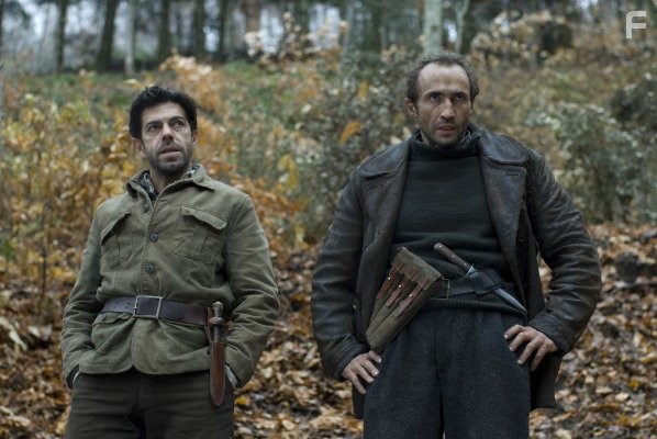 Sergio Albelli and Pierfrancesco Favino in Чудо святой Анны (2008)