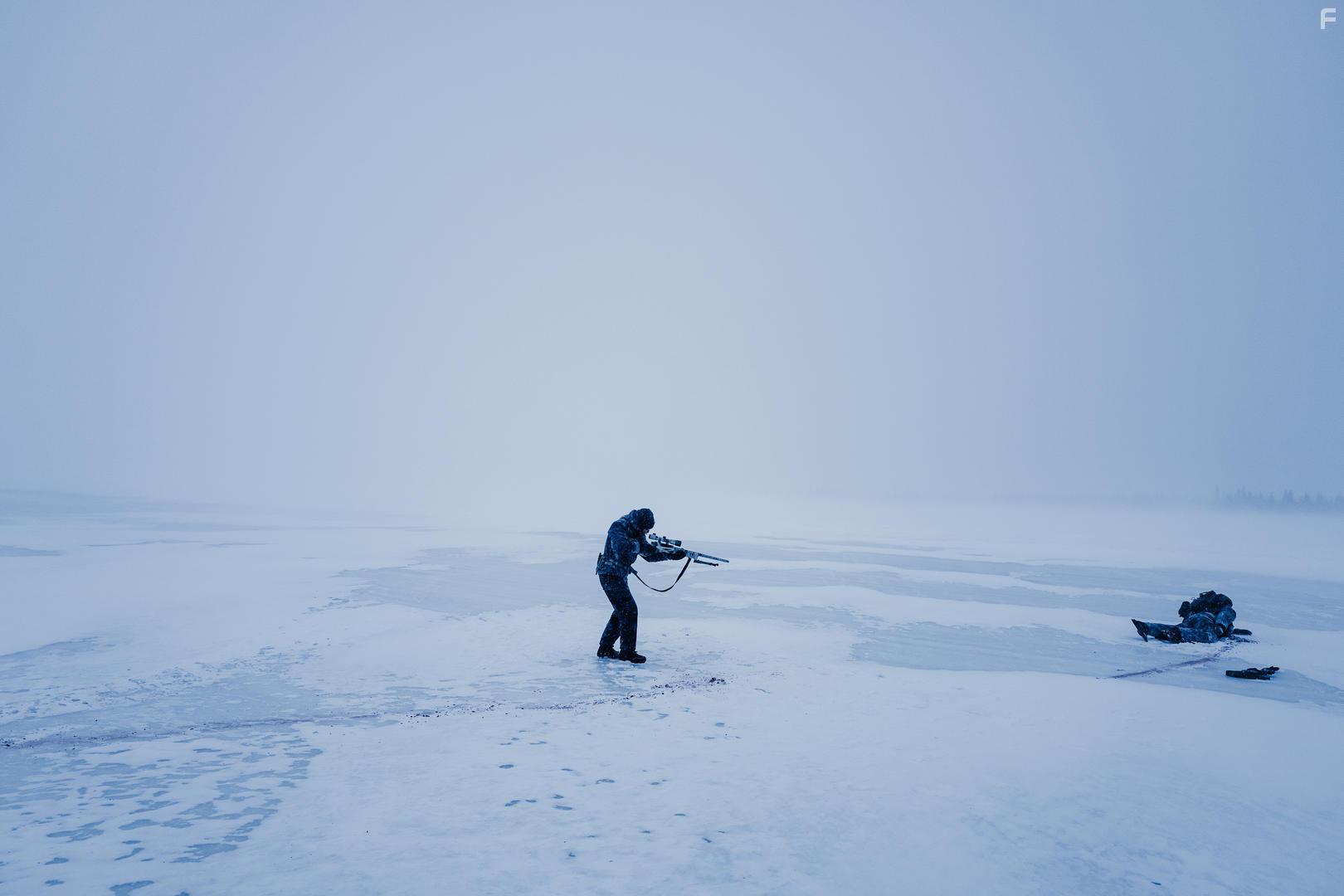 Noomi Rapace and Jakob Oftebro in Svart krabba (2022)