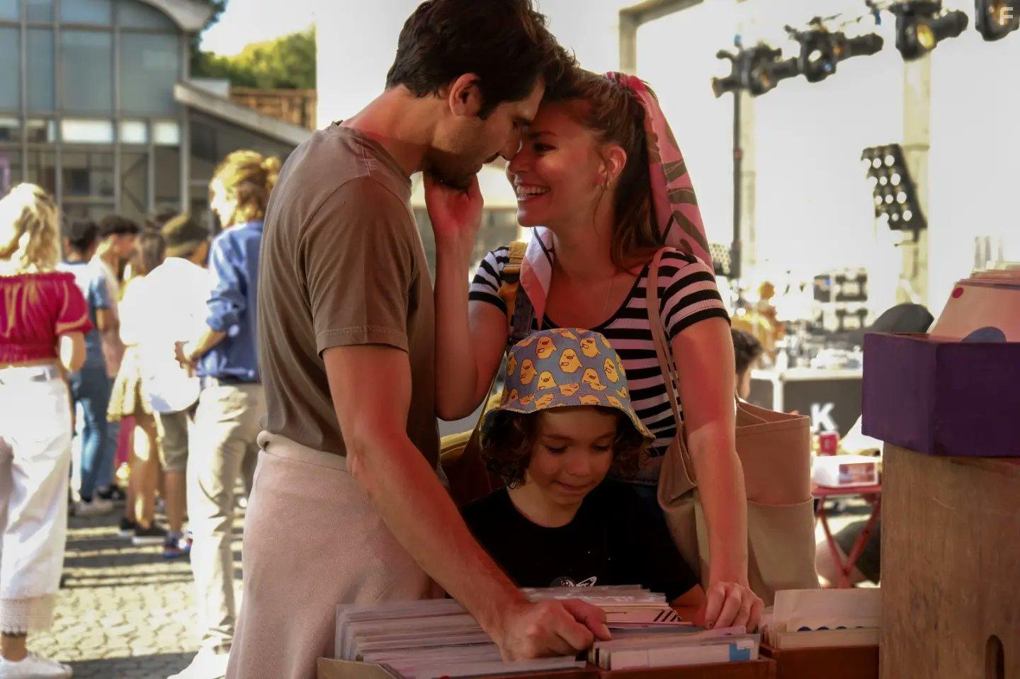 Kaan Urgancioglu, Mert Ege Ak, and Asli Enver in Sen Yasamaya Bak (2022)