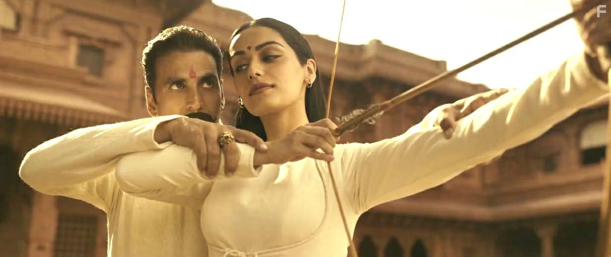 Akshay Kumar and Manushi Chhillar in Samrat Prithviraj (2022)