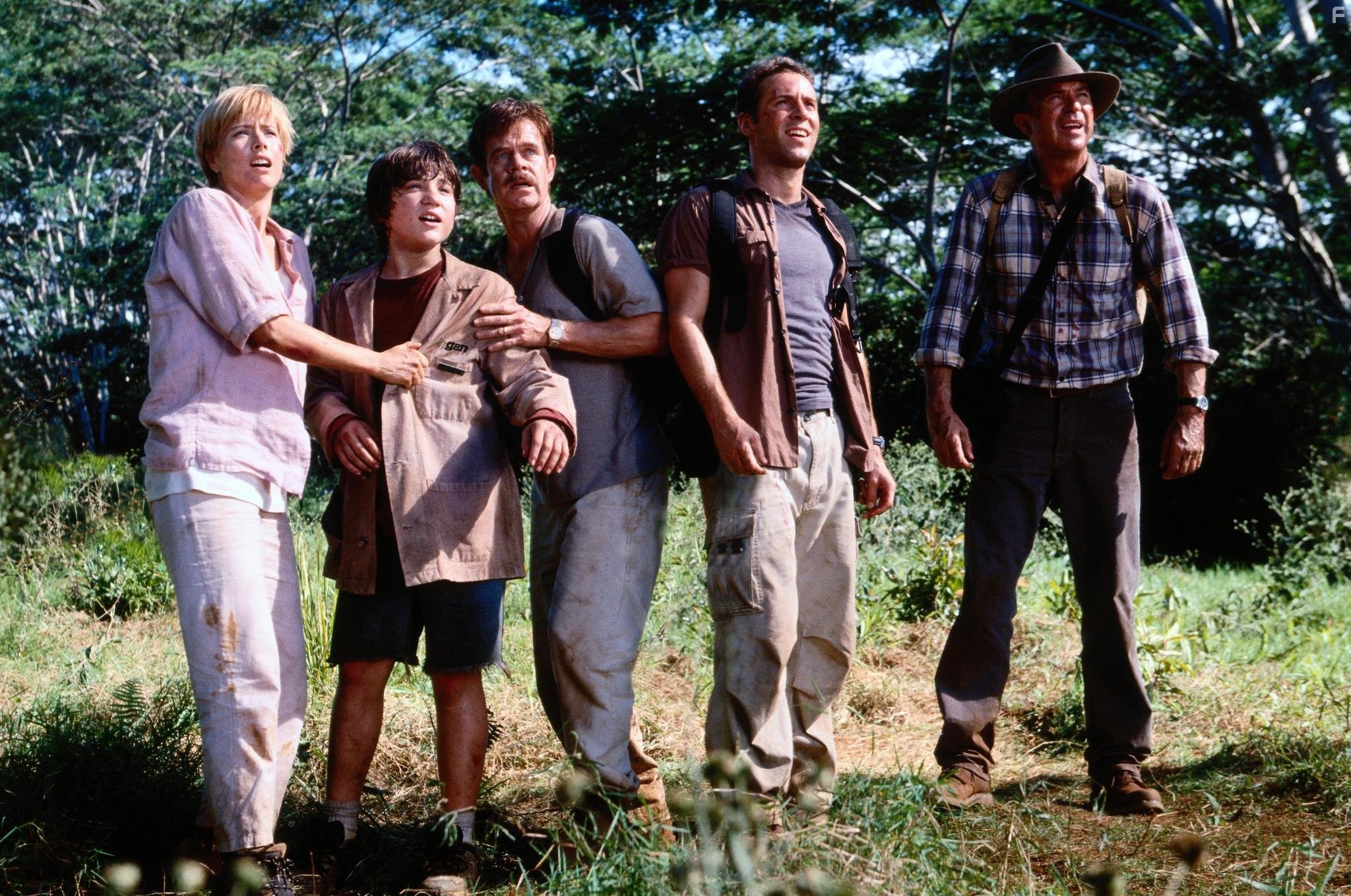 T?a Leoni, William H. Macy, and Sam Neill in Парк юрского периода III (2001)