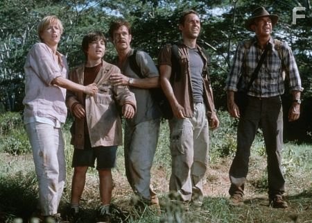 Amanda, Eric and Paul Kirby, Billy Brennan and Dr. Alan Grant confront Isla Sorna