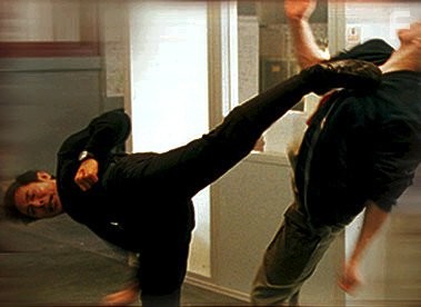 Jet Li in Поцелуй дракона (2001)