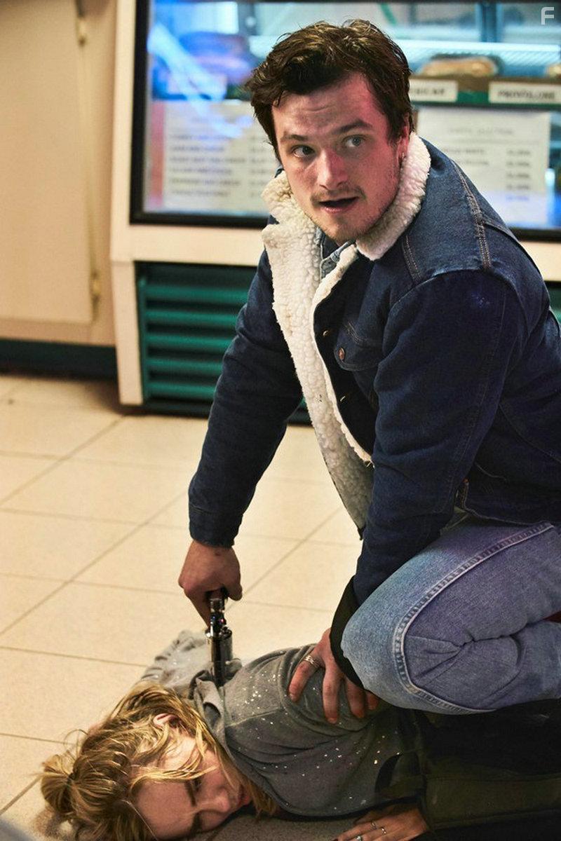 Josh Hutcherson and Suki Waterhouse in Burn (2019)