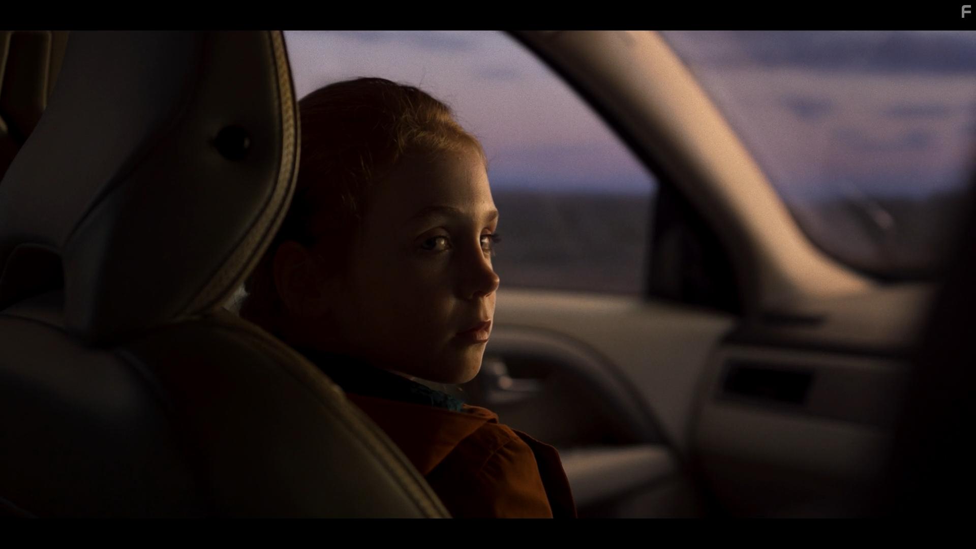 Ariel Donoghue in Wolf Like Me (2022)