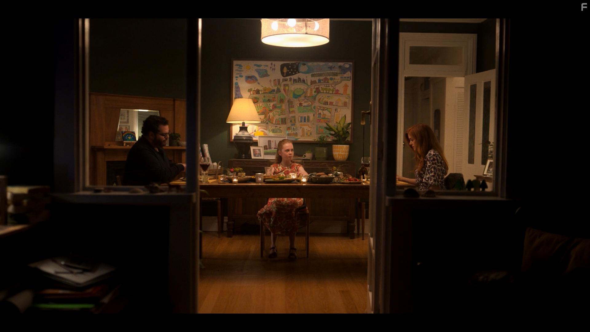 Isla Fisher, Josh Gad, and Ariel Donoghue in Wolf Like Me (2022)