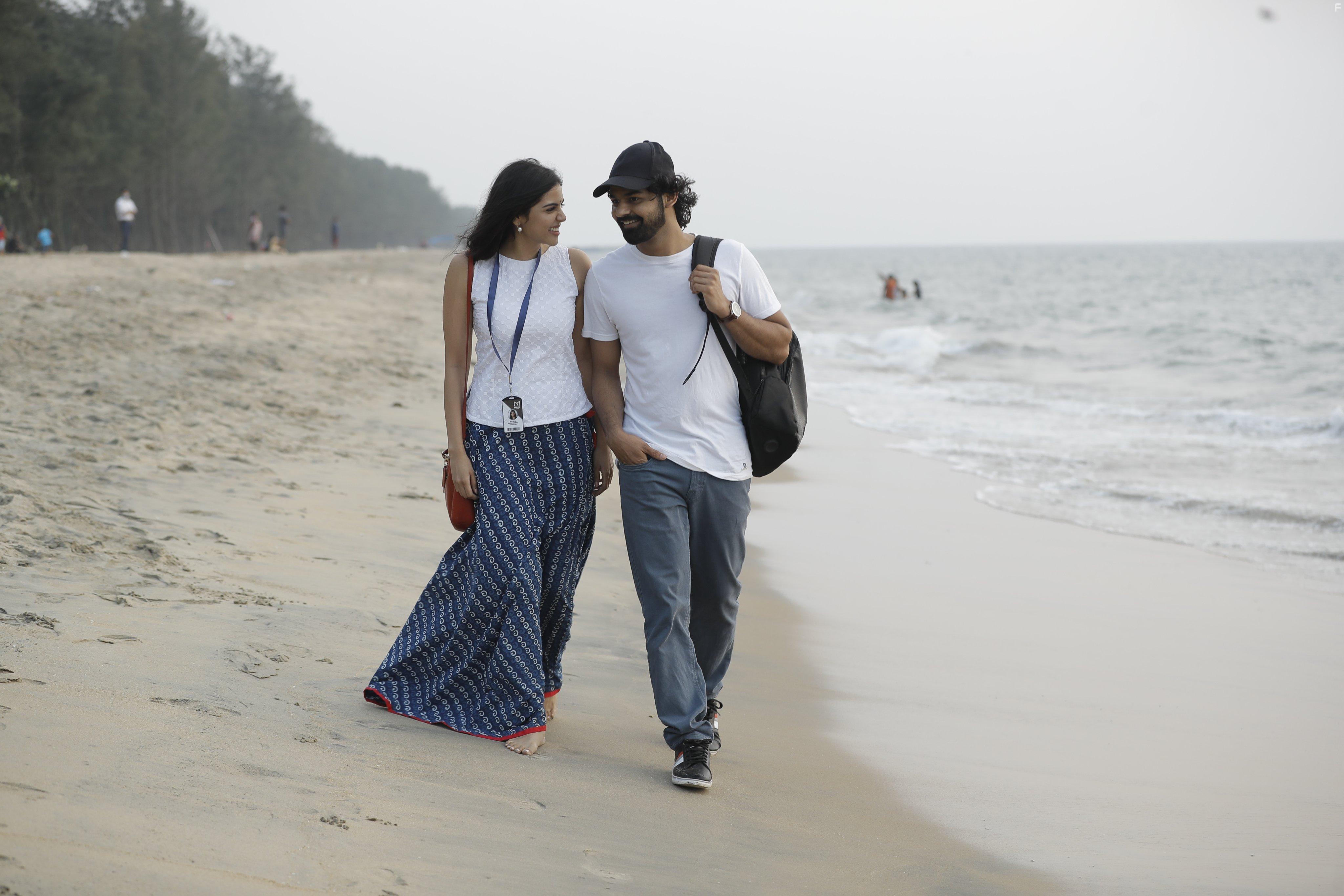 Pranav Mohanlal and Kalyani Priyadarshan in Hridayam (2022)