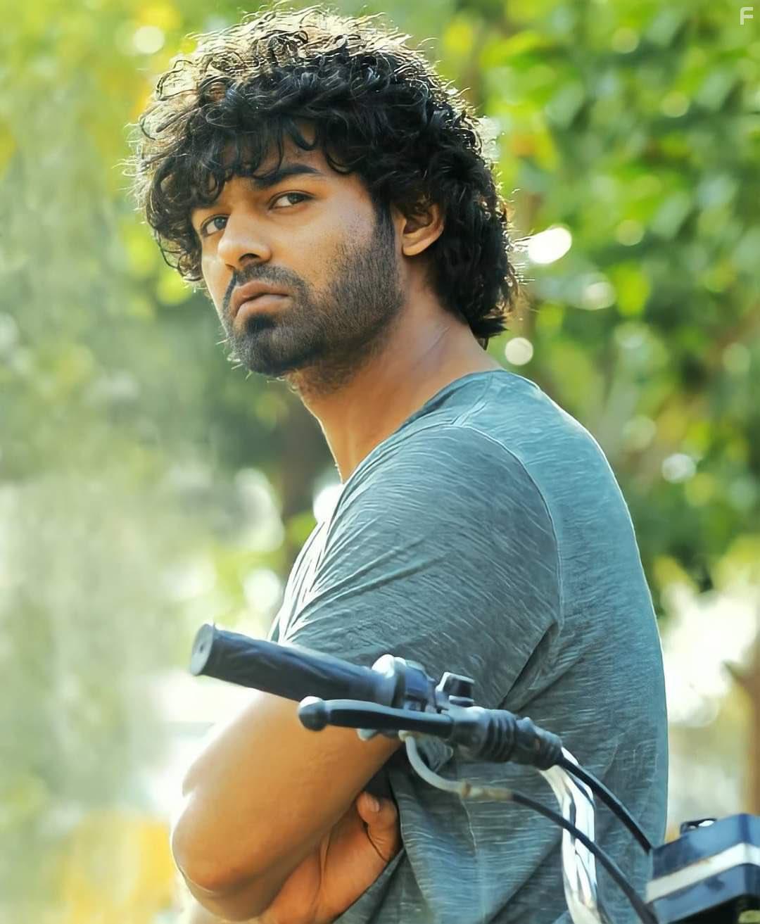 Pranav Mohanlal in Hridayam (2022)