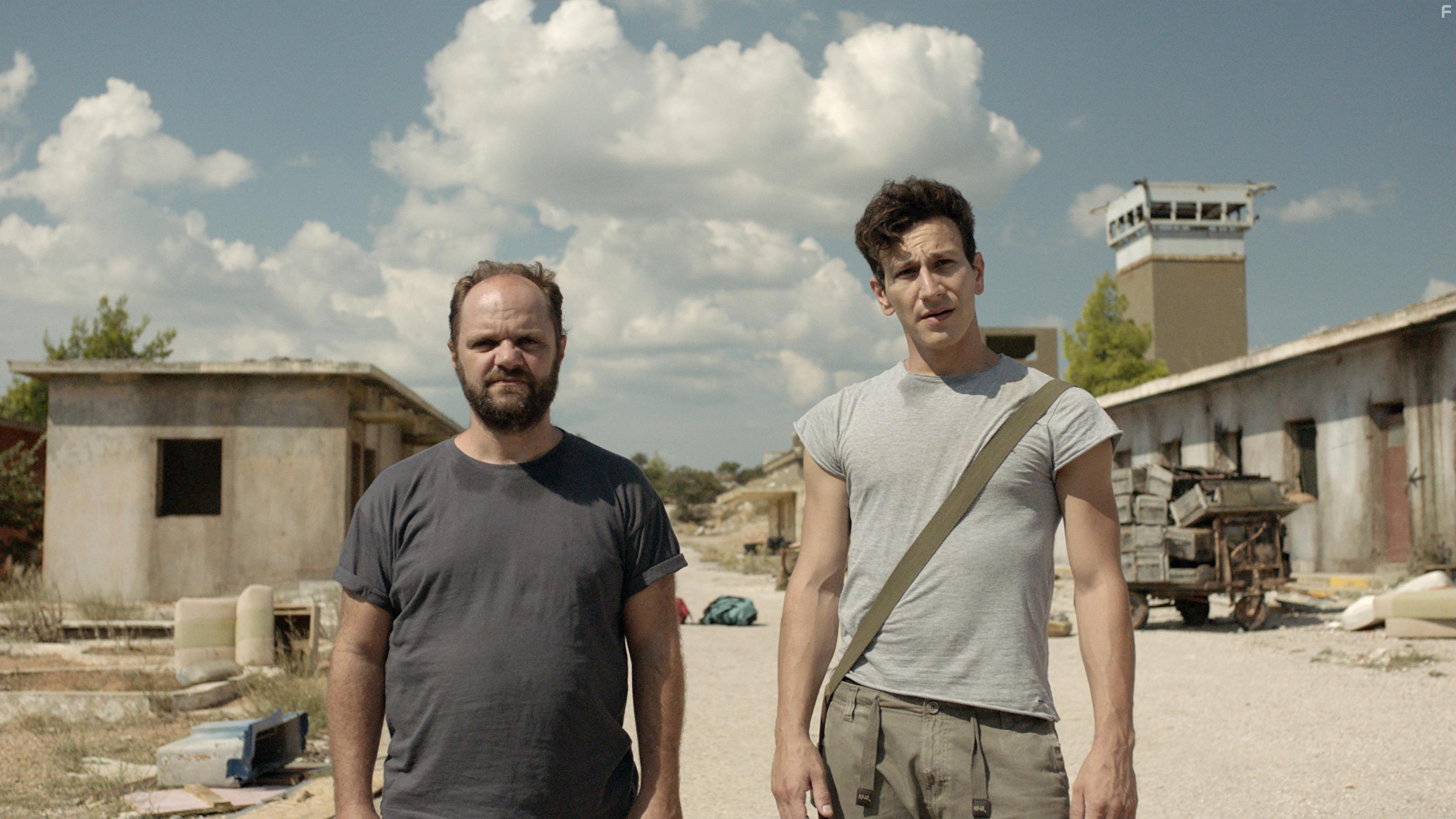 Makis Papadimitriou and Michalis Sarantis in I anazitisi tis Lora Dourand (2019)