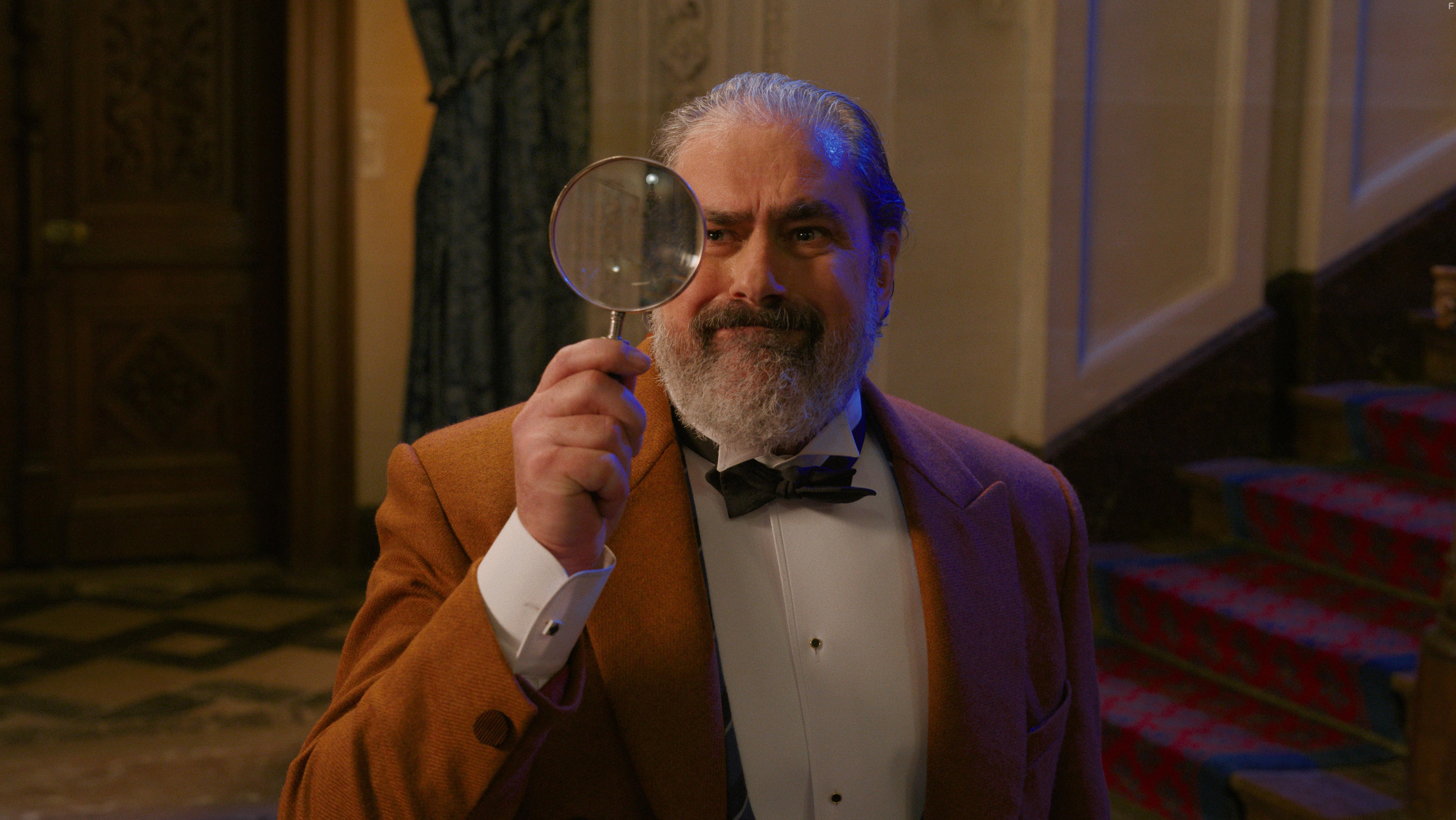 Gustave Kervern in Murder Party (2022)