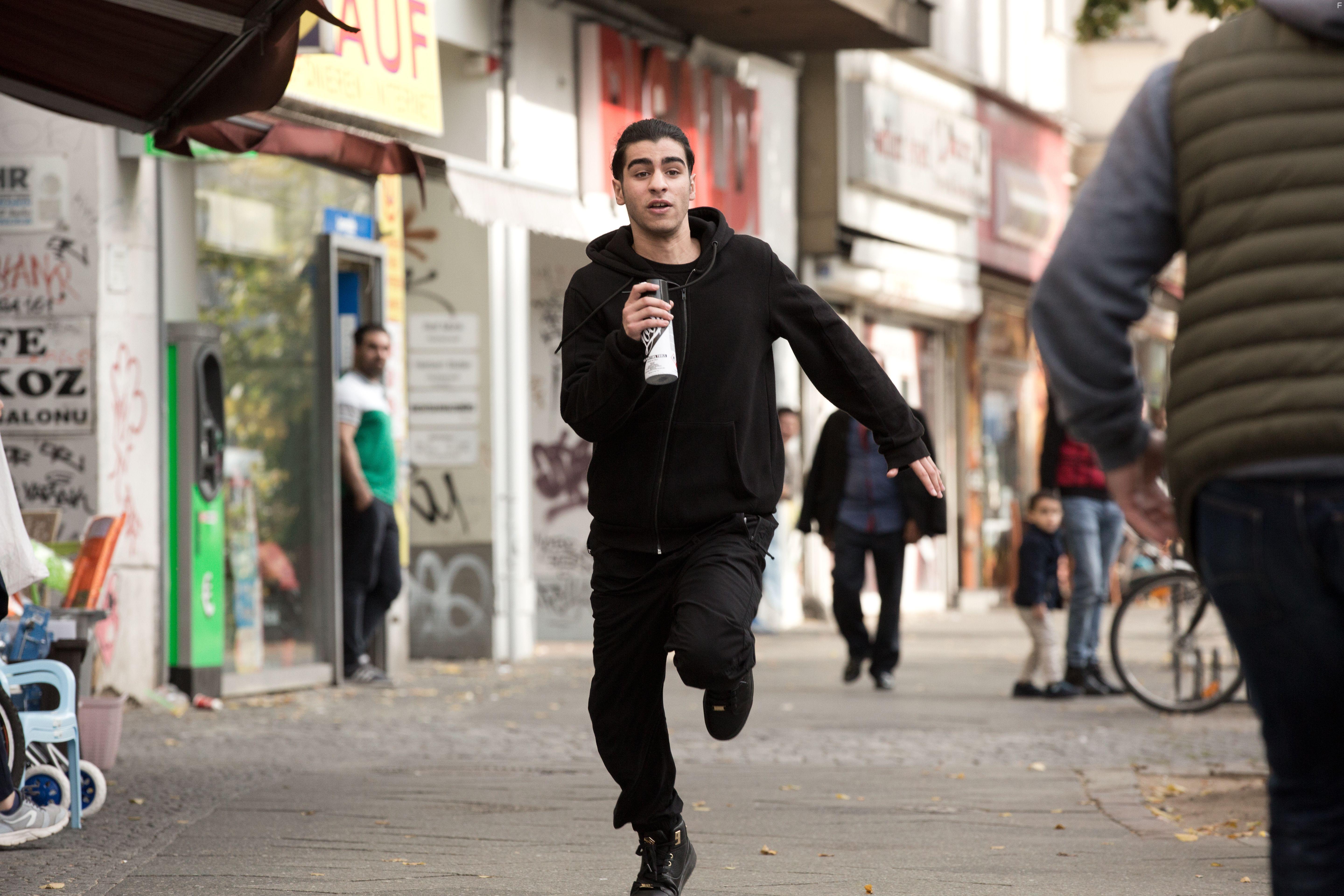 Doguhan Kabadayi in Ein Nasser Hund (2021)